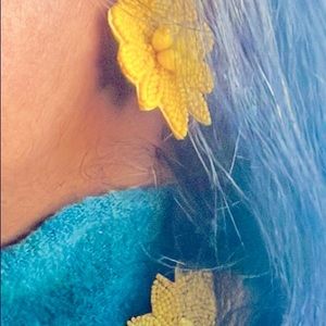 Appliqué fun flower Daisy Yellow choker necklace with matching Earrings🍀🍀🍀🍀